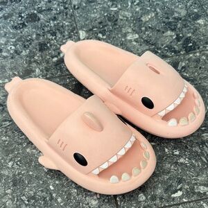 Unisex pink shark slippers/slides/sandals. Thick EVA. Size 40-41.